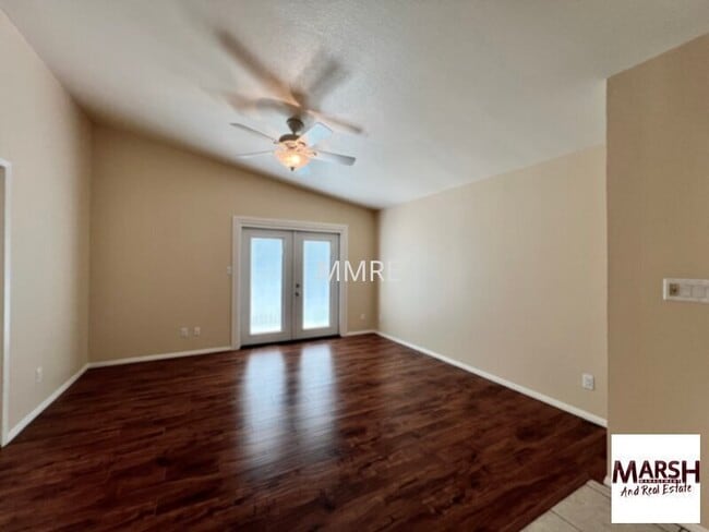 Building Photo - 2 bedroom plus den in beautiful Dobson Ranch!