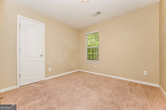 Building Photo - 25 Lakeridge Ct