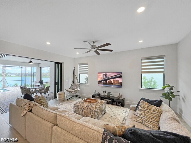 Building Photo - 2057 Yellowfin Cir
