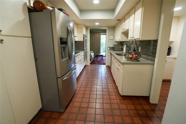 Building Photo - 48 Woodstone Square