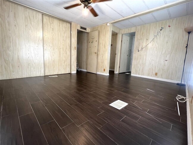 Building Photo - 5954 140th Terrace N