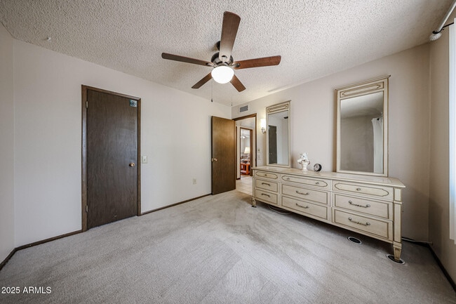 Building Photo - 9714 W Terrace Ln