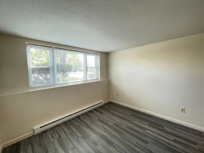 Building Photo - 173 Loudon Rd