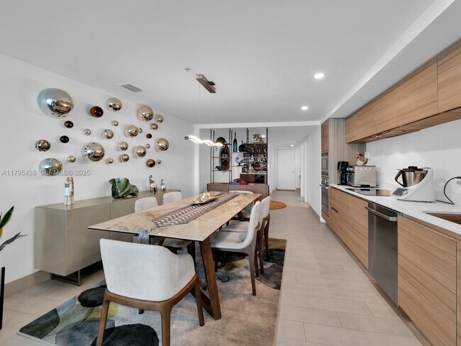 Building Photo - 6620 Indian Creek Dr