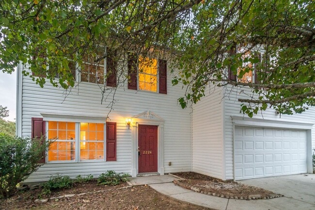 Building Photo - Spacious Home with Oversized Bedrooms & Op...