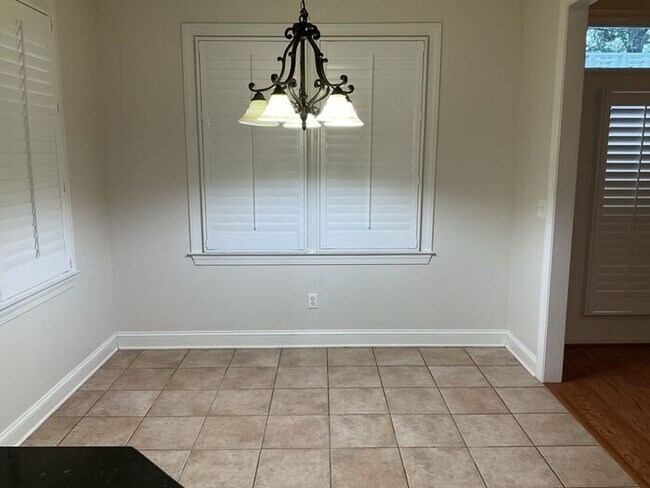 Building Photo - 104 Garden Trail Ln