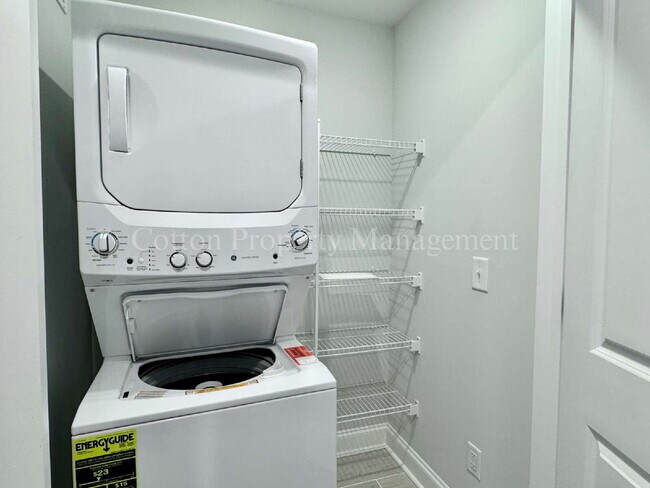 Building Photo - 4732 Siddons Dr