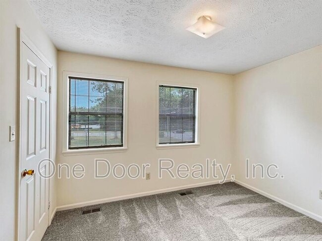 Building Photo - 5 Harpoon Ct