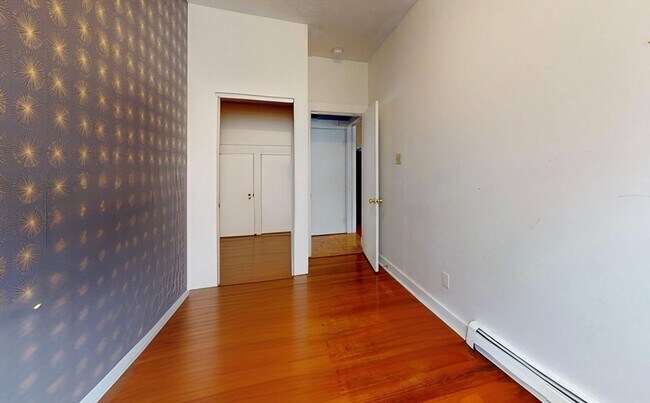 Building Photo - 10-12-12 Bolster St