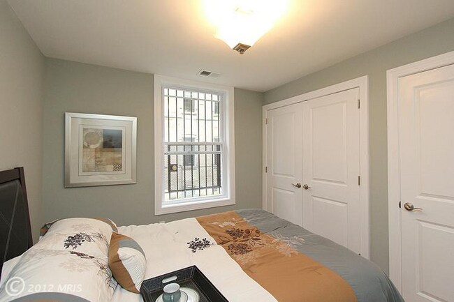 Building Photo - 1421 Columbia Rd NW