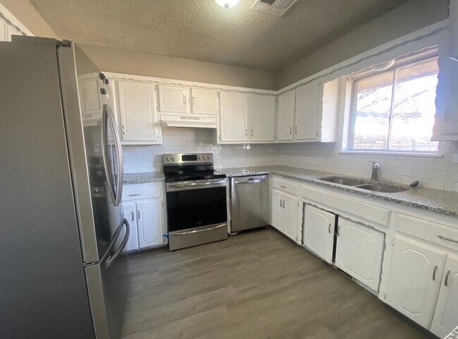Building Photo - 6617 Fawn Canyon Dr