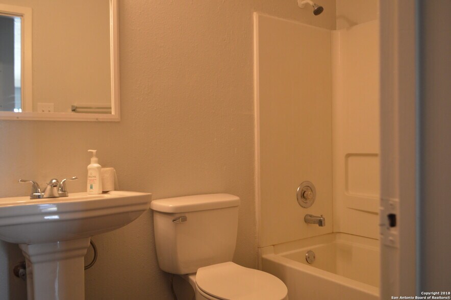 Building Photo - 7536 Oak Chase