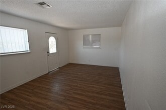 Building Photo - 2301 Stewart Ave