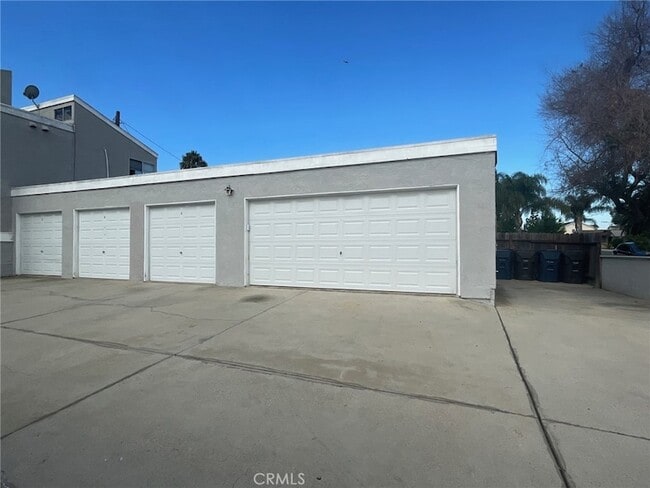 Building Photo - 7892 Newman Ave