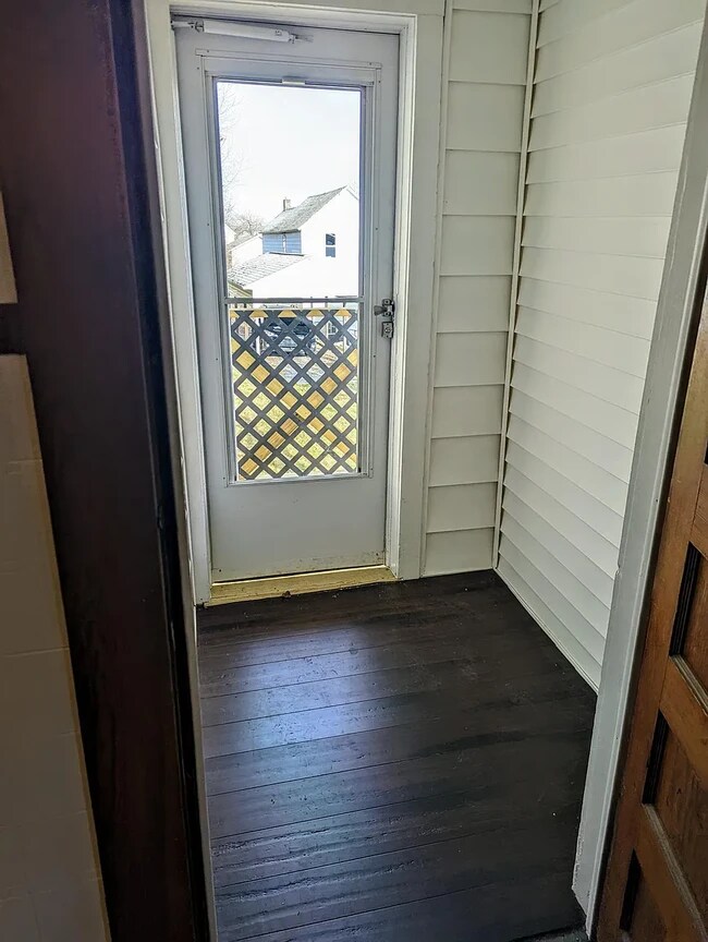 Building Photo - 37 Hurbane St