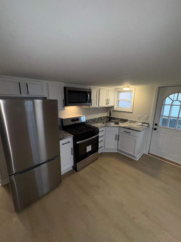 Building Photo - 106 Railroad Ave