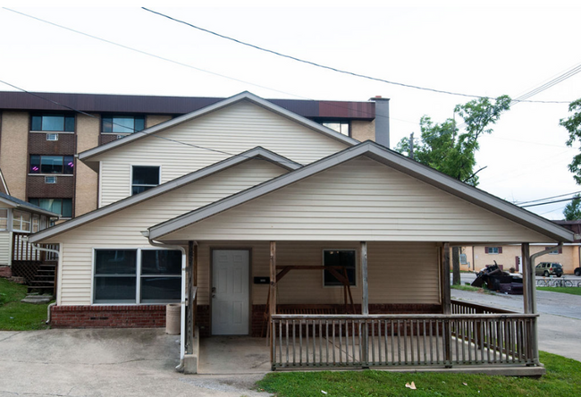 Building Photo - 416.5 S Dunn St