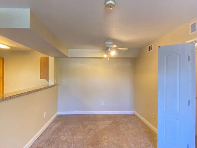 Building Photo - 5055 W Hacienda Ave