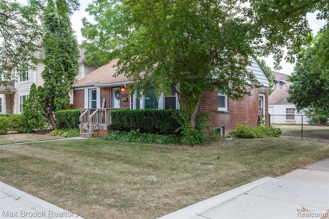 Building Photo - 1997 Henrietta St