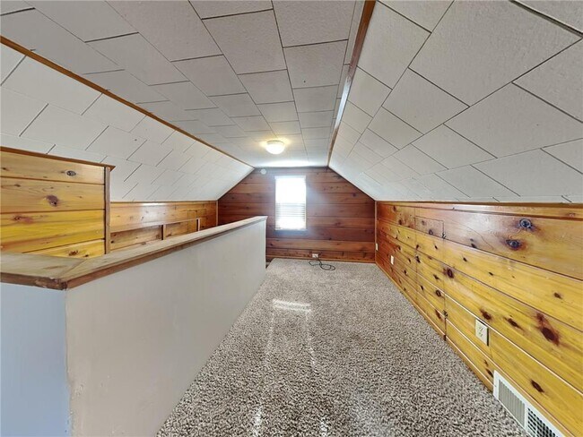 Building Photo - 5606 N Bryant Ave