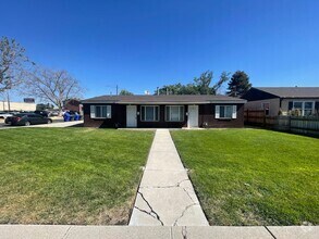 Building Photo - Claybourne Duplex