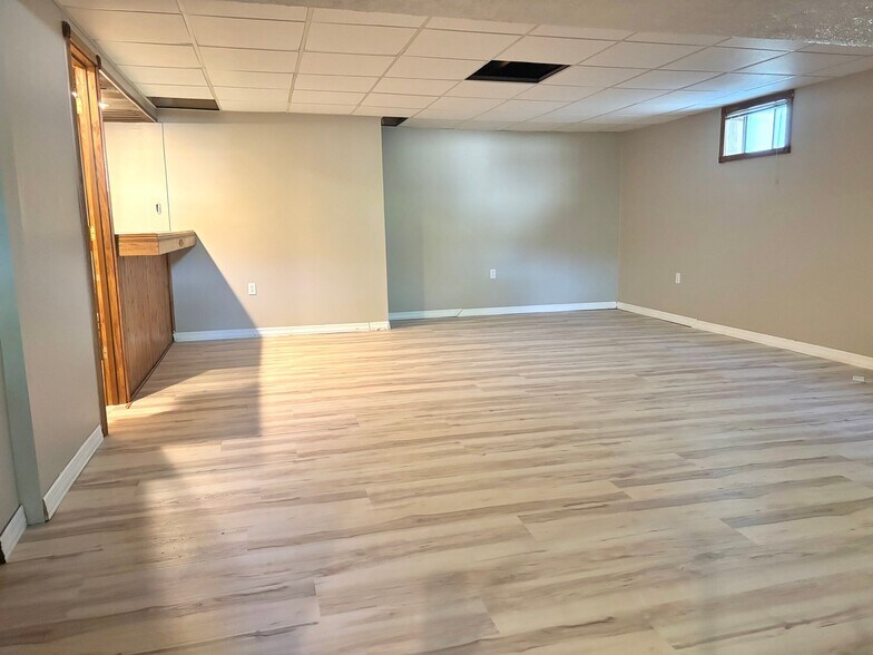 Building Photo - 1708 Deer Run Dr