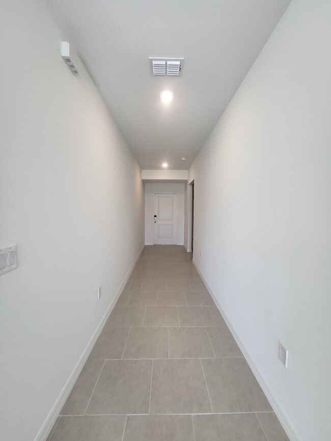 Building Photo - 3609 W Gator Cir