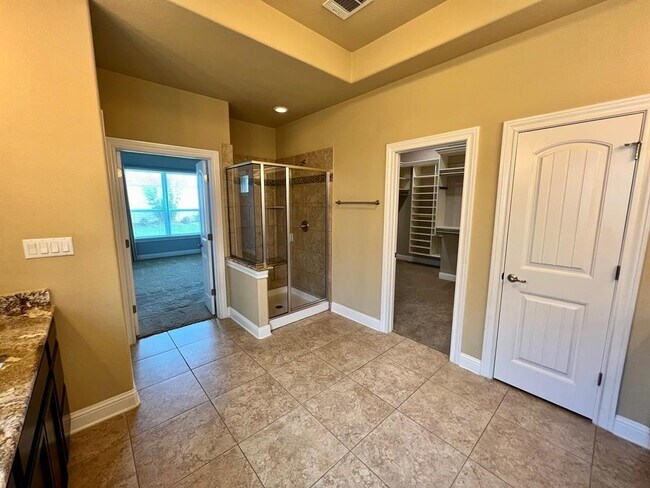 Building Photo - 8712 Vantage Point Dr
