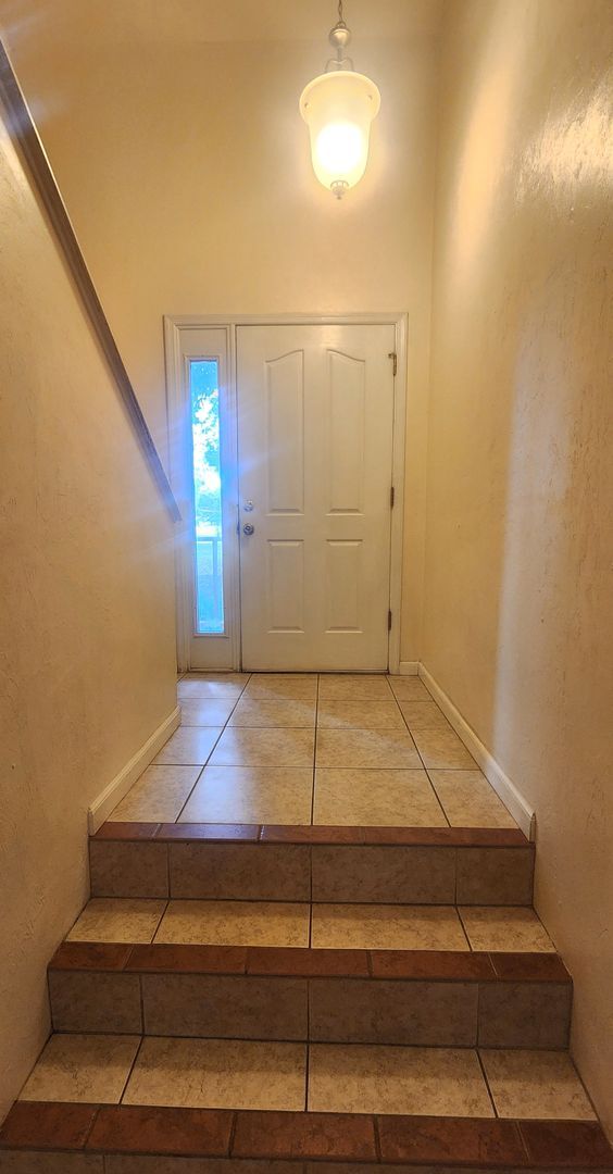 Building Photo - 4BR/2.5BA Home in Desirable Northridge Com...