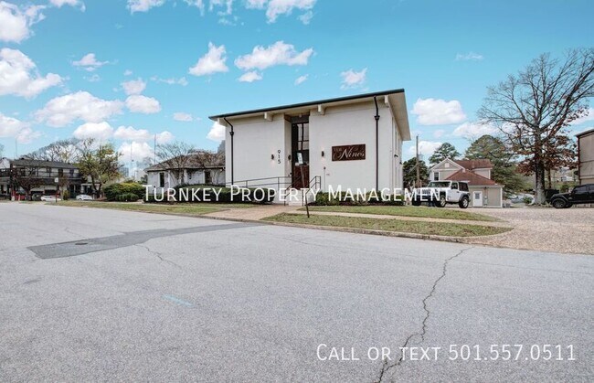 Building Photo - 915 North Street