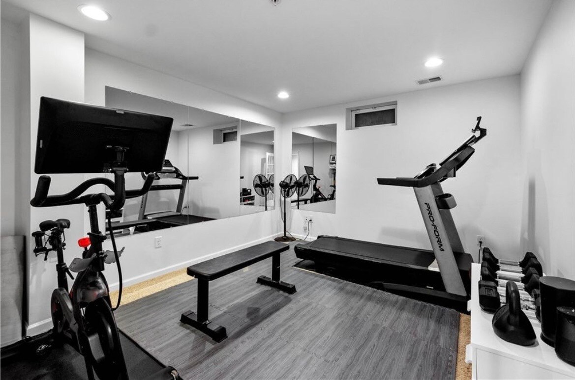 Building Photo - 294 Maple Ridge Dr