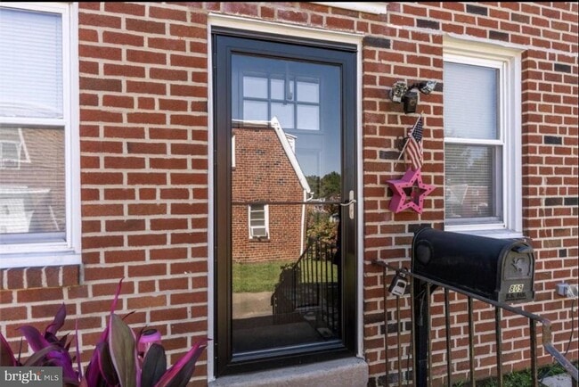 Building Photo - 809 Millwood Rd