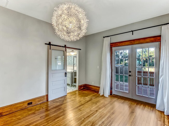 Building Photo - 419 E 3rd St