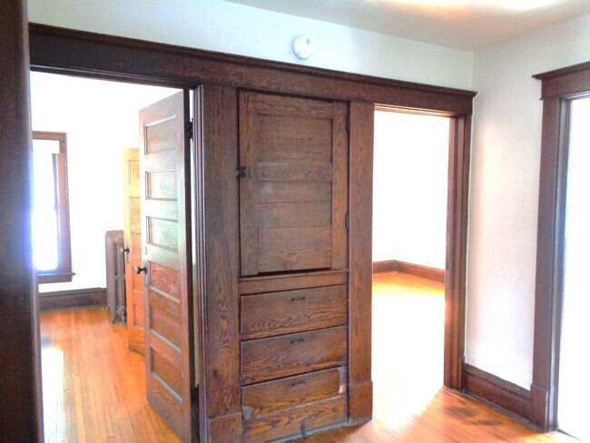 Building Photo - 1420 Garfield St