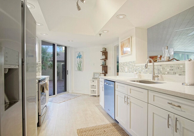 Building Photo - 2400 S Ocean Dr