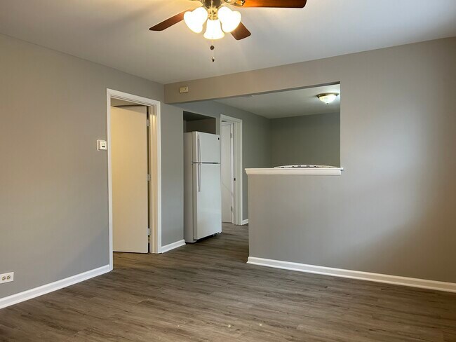 Building Photo - 5122 30th Pl