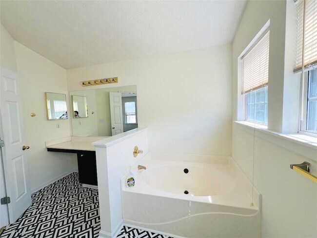 Building Photo - 3663 Willgrove Way