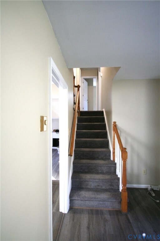Building Photo - 12141 Old Buckingham Rd
