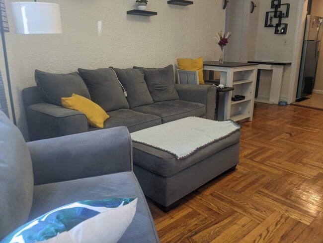 LIVING ROOM - 2 Grant St