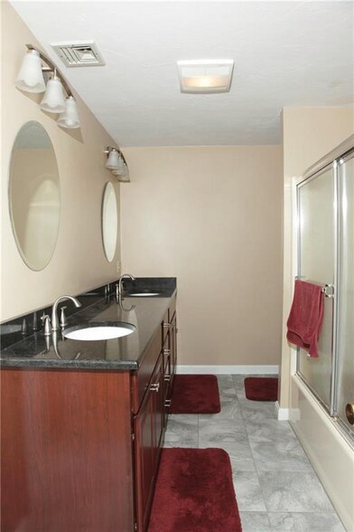 Building Photo - 200 Heroux Blvd