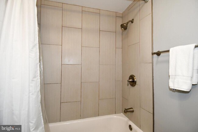 Building Photo - 1643 Montello Ave NE