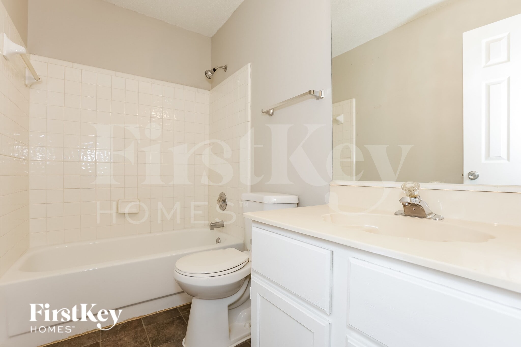 Building Photo - 370 Tait Rd