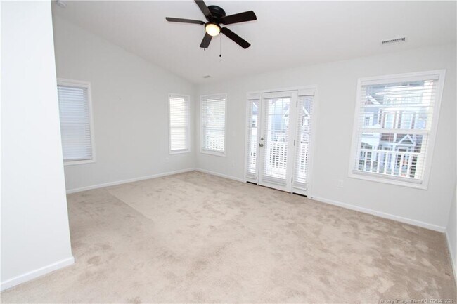 Building Photo - 1245 Russet Ln