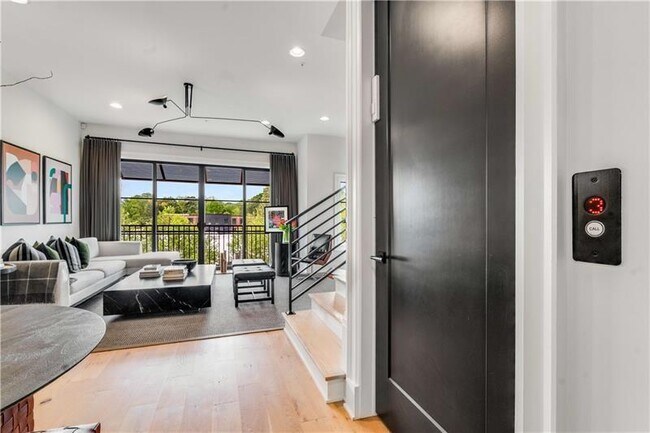 Building Photo - 661 Auburn Ave NE