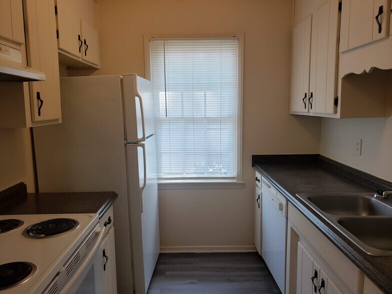 Building Photo - 6 Hallcox St