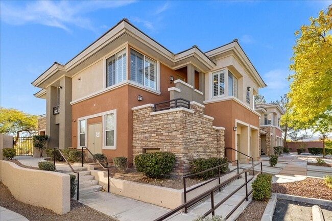 Building Photo - Modern Summerlin 2 Bedroom Condo with Garage - Fully Furnished