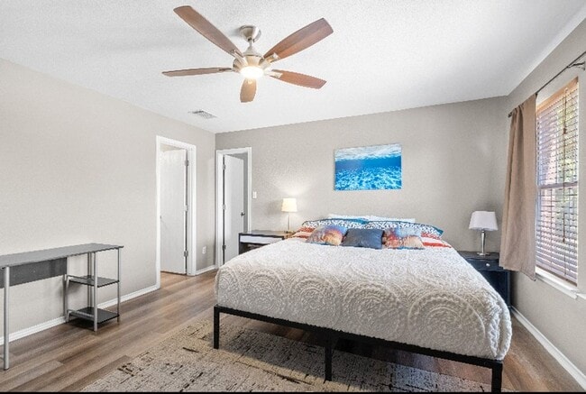 Building Photo - Furnished 4-Bedroom Home in Buda – Price J...