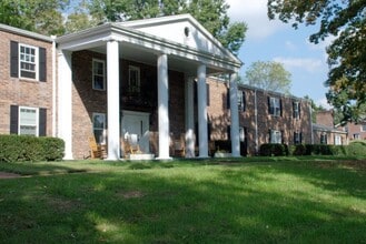 Building Photo - 611 E Mountcastle Dr