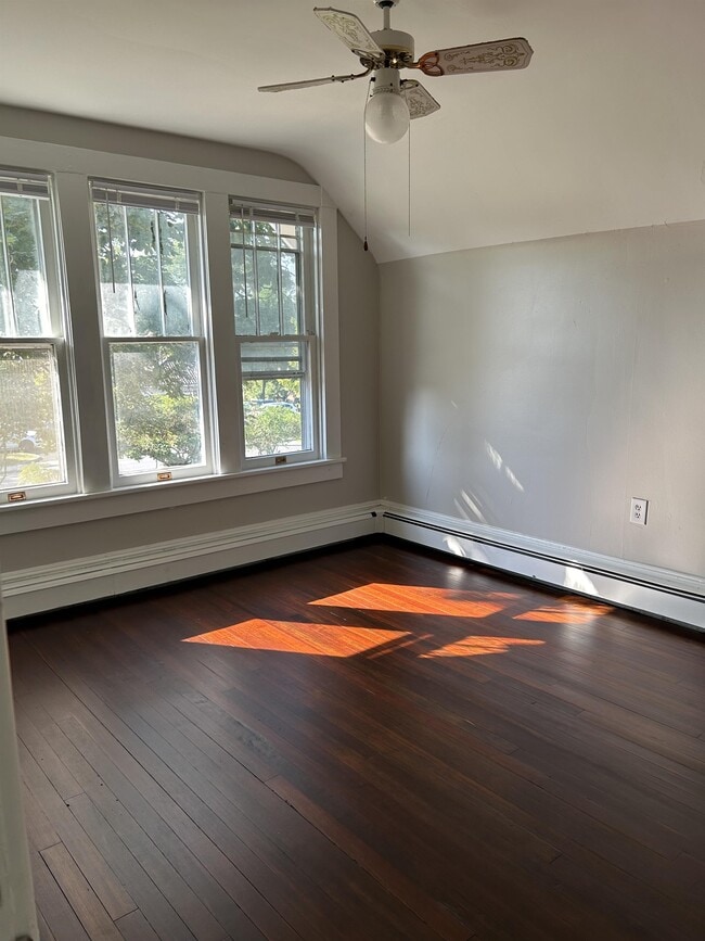 Building Photo - 1731 Valley Ave