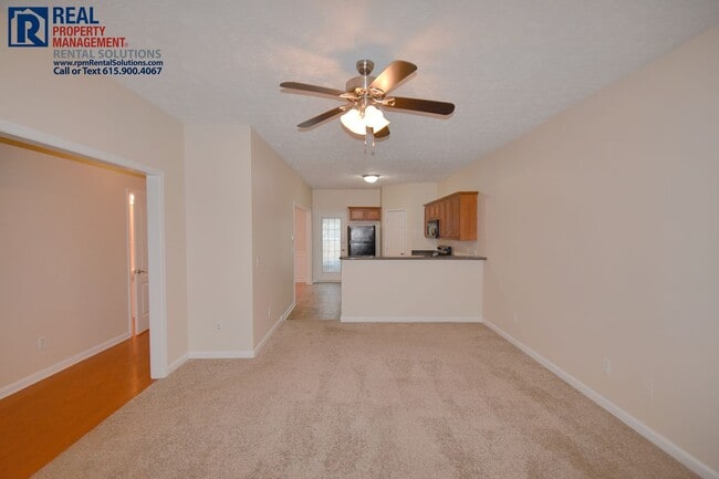 Building Photo - Beautiful 2BR/2.5 BA M'boro end unit townhome!